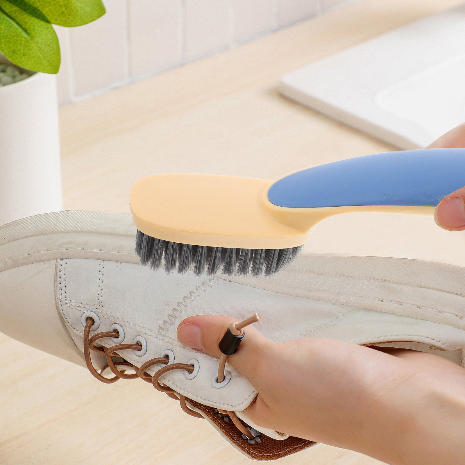 Zestaw 2 szczotek do czyszczen – Sneaker Care Laundry recenzja i cena